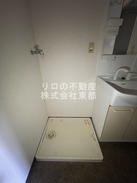 その他　水漏れの心配がない防水パン付きの洗濯機置き場です