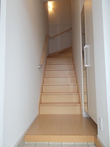 玄関　収納もある玄関です