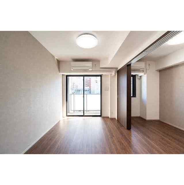 居室・リビング　※別部屋の参考写真です。