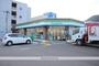 コンビニ　ファミリーマート三原宮浦店（コンビニ）まで422m