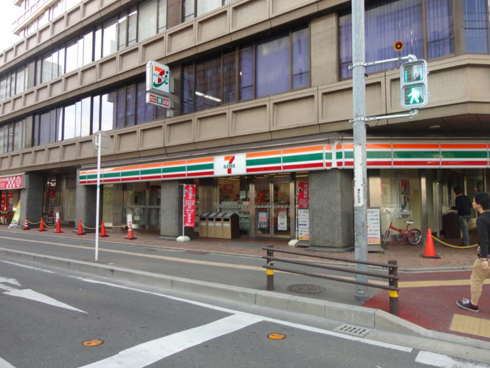 コンビニ　セブンイレブン博多豊1丁目店（コンビニ）まで157m