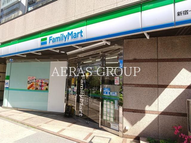 コンビニ　ファミリーマート 新宿十二社店（コンビニ）まで137m