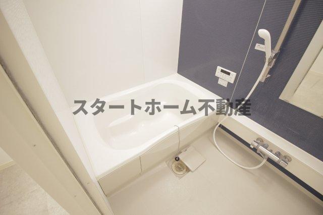 バス・シャワールーム　ゆったり過ごせるお風呂です