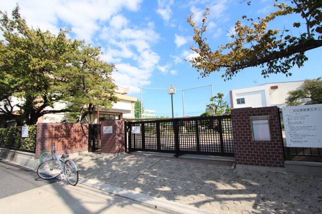 中学校　日比津中学校（中学校）まで641m
