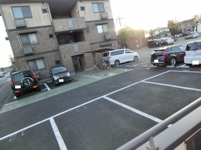 駐車場　駐車場