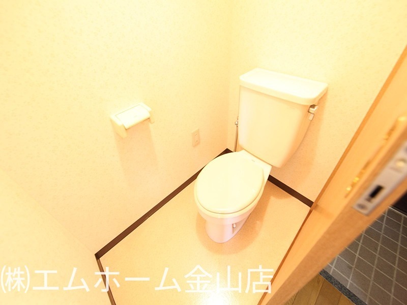 トイレ　トイレ（温水洗浄暖房便座設置可）