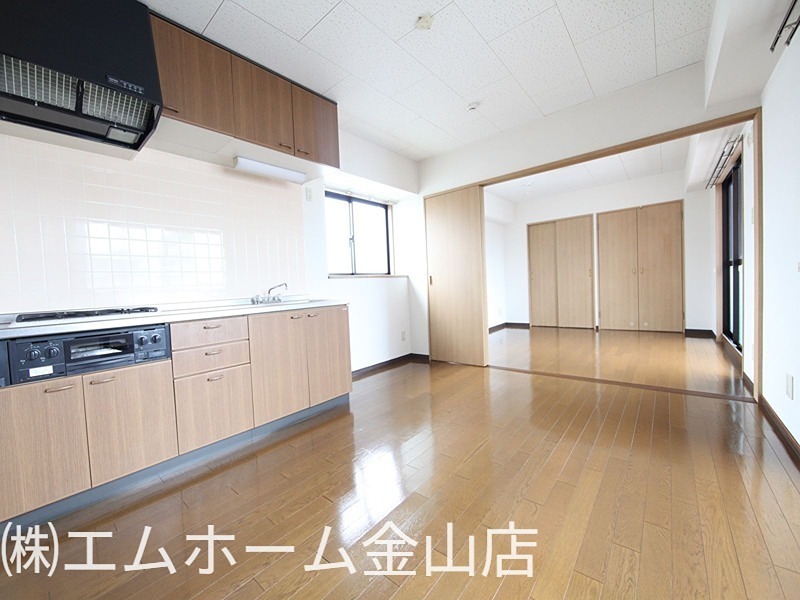 居室・リビング　ＬＤＫ10帖　洋室8帖