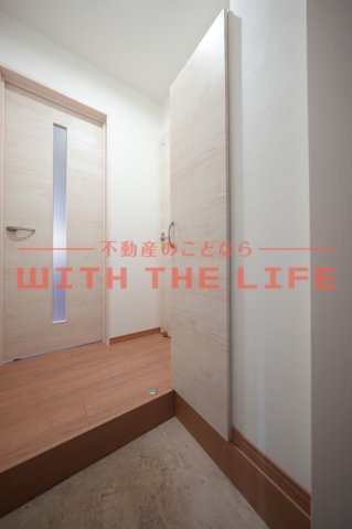 玄関　同施工会社の類似物件の写真です。 ※同シリーズ別物件の写真