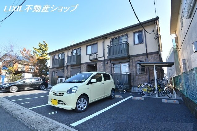 建物外観　吉川市でのお部屋探しは、地元の当社にお任せ下さい！