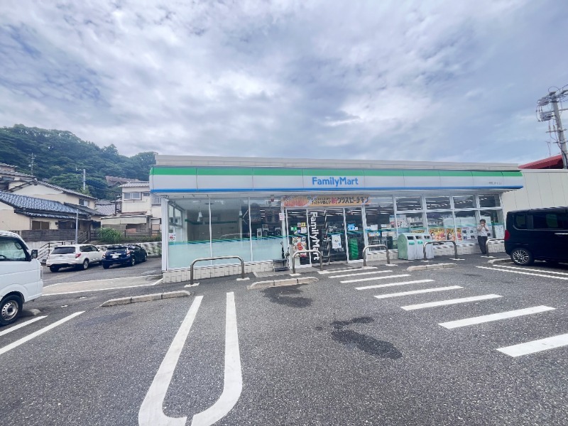 コンビニ　ファミリーマート牧山4丁目店（コンビニ）まで5124m