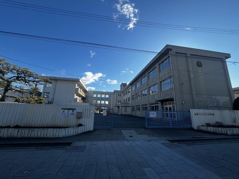 小学校　高砂市立曽根小学校（小学校）まで984m