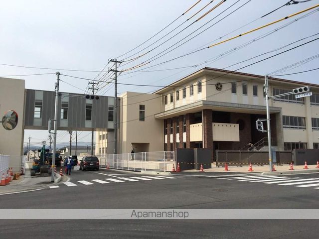 小学校　龍王小学校（小学校）まで350m