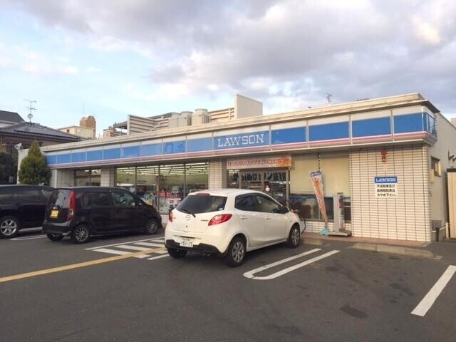 コンビニ　ローソン 諏訪三丁目店（コンビニ）まで457m