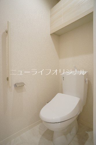 トイレ　あると嬉しい温水洗浄便座付き♪