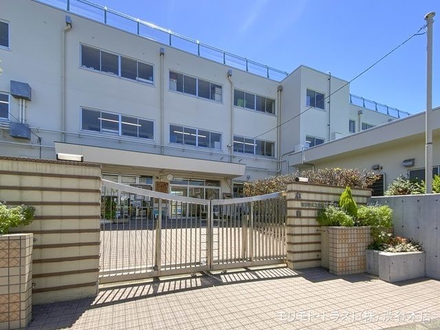 小学校　弦巻小学校（小学校）まで597m