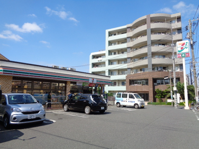 コンビニ　セブンイレブン（コンビニ）まで404m