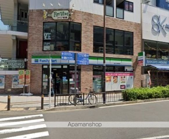 コンビニ　ファミリーマート（コンビニ）まで301m