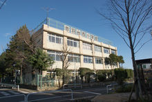 小学校　北区立赤羽台西小学校（小学校）まで495m