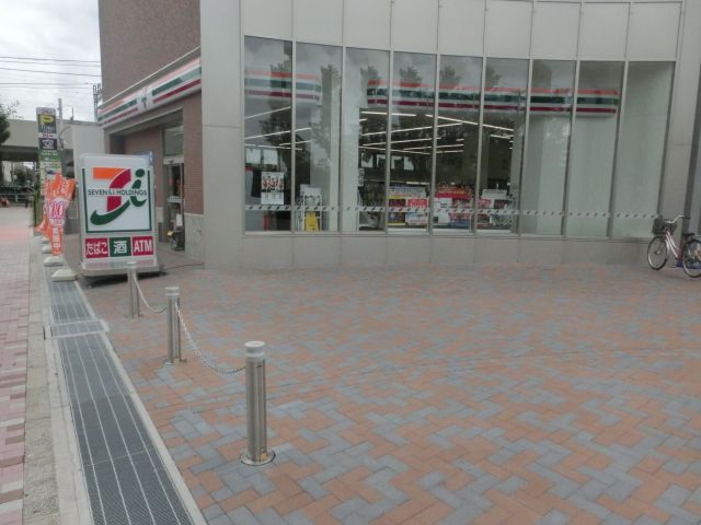 コンビニ　セブン-イレブン草加松原１丁目店（コンビニ）まで606m