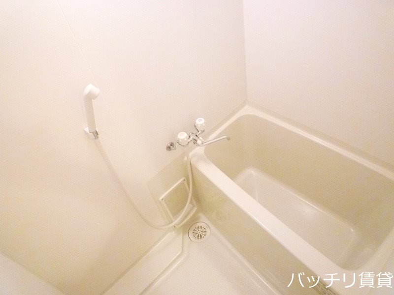 バス・シャワールーム　※写真は別号室タイプの為、現状を優先。