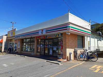 コンビニ　セブンイレブン（コンビニ）まで350m