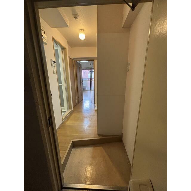 玄関　※室内写真は全て別部屋のものです