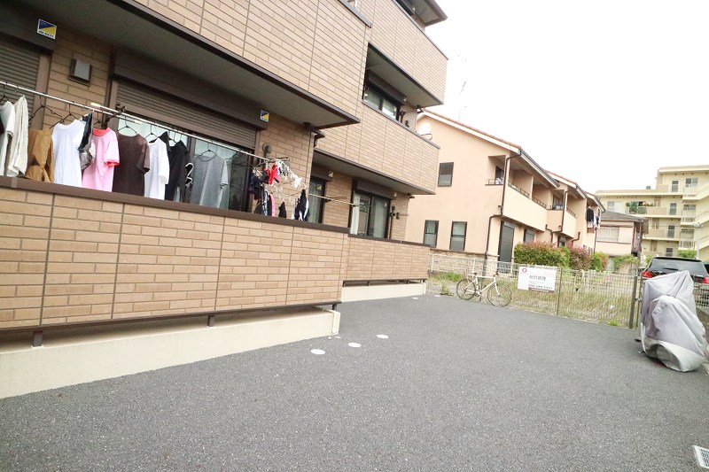ＪＲ東海道本線 川崎駅 バス乗車時間：15分 最寄りバス停で下車 徒歩5分 3階建 築12年の外観写真