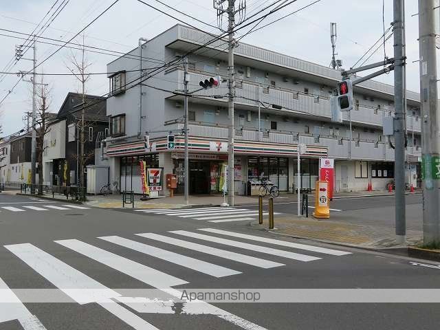 コンビニ　セブンイレブン（コンビニ）まで695m