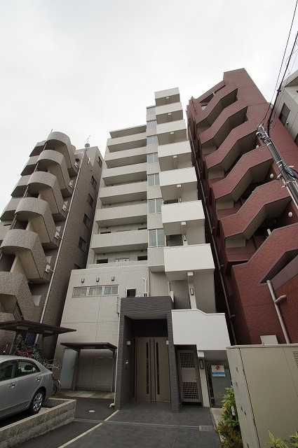 建物外観　東白楽駅徒歩４分の立地です。
