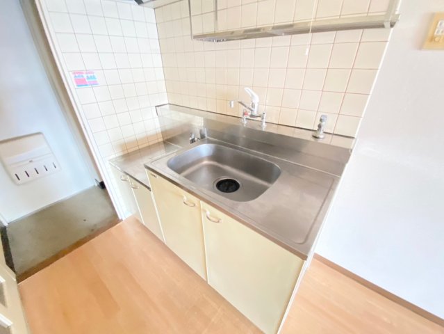 キッチン　※別部屋参考写真※