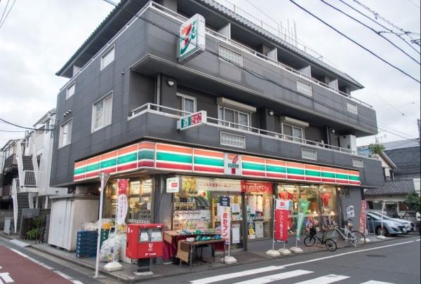 コンビニ　セブンイレブン世田谷北沢店（コンビニ）まで559m