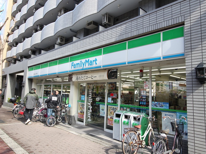 コンビニ　ファミリーマート東三国三丁目店（コンビニ）まで600m