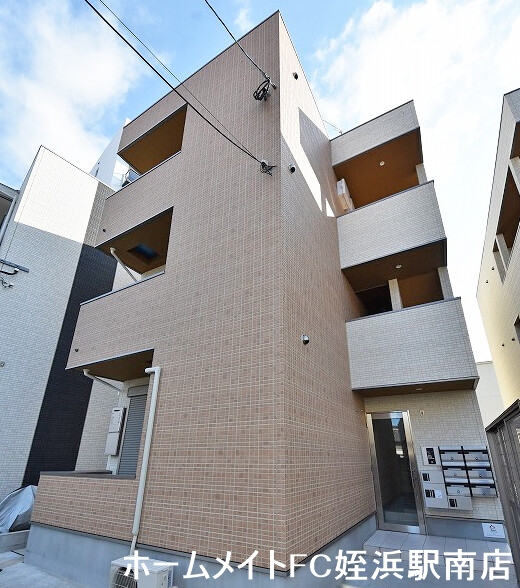 建物外観　★姪浜駅徒歩圏内！築浅1LDK♪★