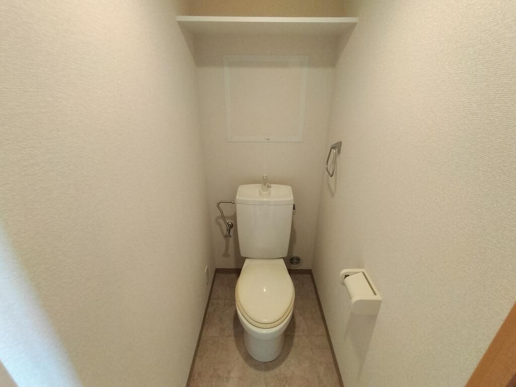 トイレ　※同建物の別のお部屋の写真です。