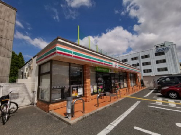 コンビニ　セブンイレブン 松原一津屋店（コンビニ）まで545m
