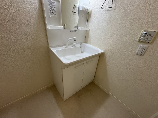 洗面設備　コンパクトで使いやすい洗面所