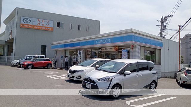 コンビニ　ローソン横手ニ丁目店（コンビニ）まで218m
