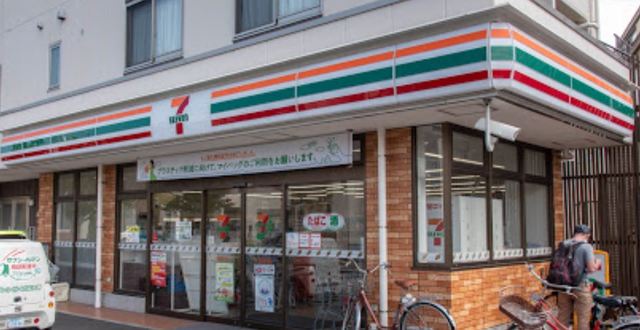 コンビニ　セブンイレブン葛飾細田5丁目店（コンビニ）まで373m