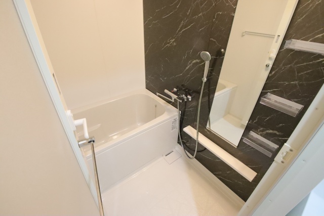 バス・シャワールーム　※別室の参考写真の為、現況優先です。