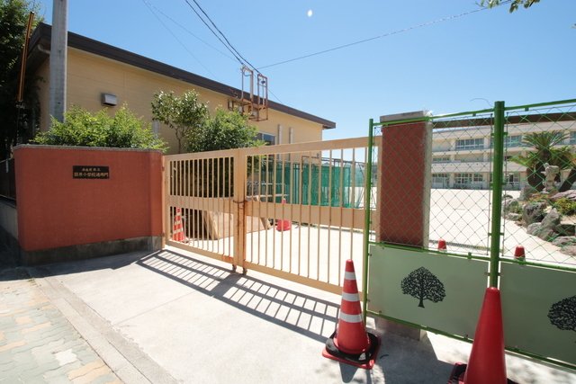 小学校　名古屋市立篠原小学校（小学校）まで700m