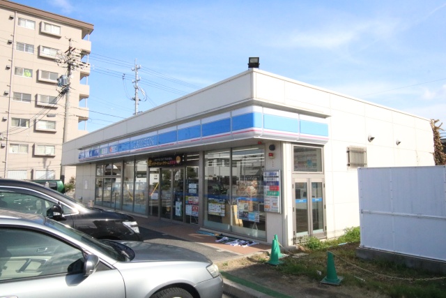コンビニ　ローソン 中川馬手町一丁目店（コンビニ）まで500m