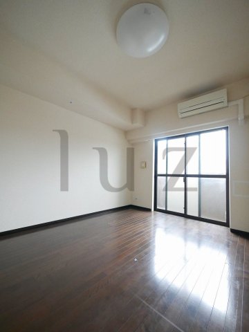 居室・リビング　綺麗なフローリングのお部屋です！