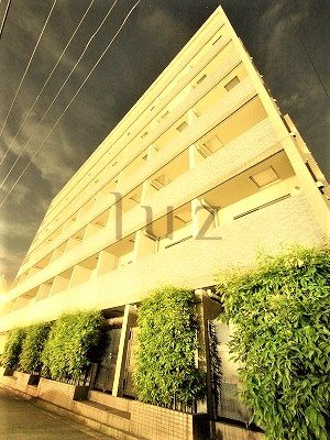 建物外観　2008年築の分譲マンション！