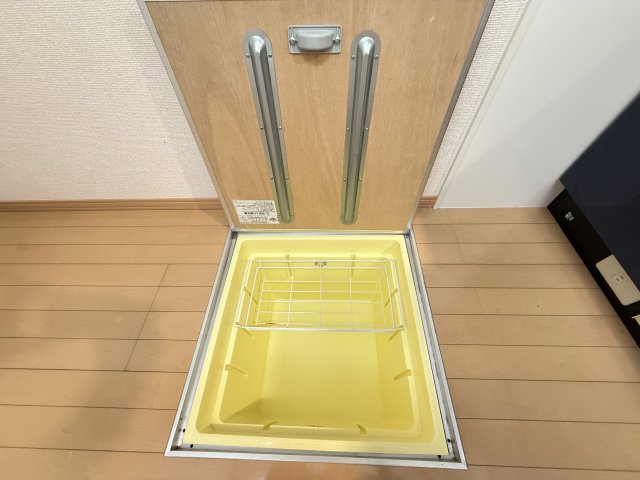 収納　床下収納