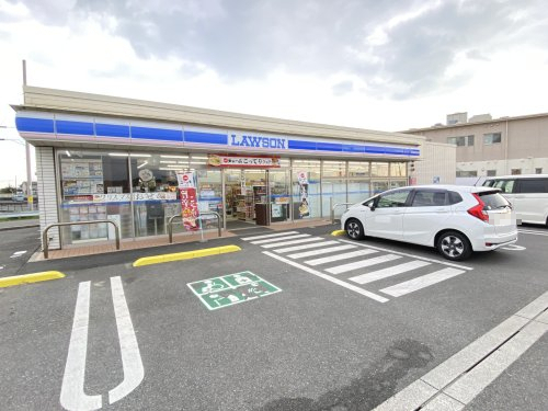 コンビニ　ローソン 鈴鹿高岡南店（コンビニ）まで592m