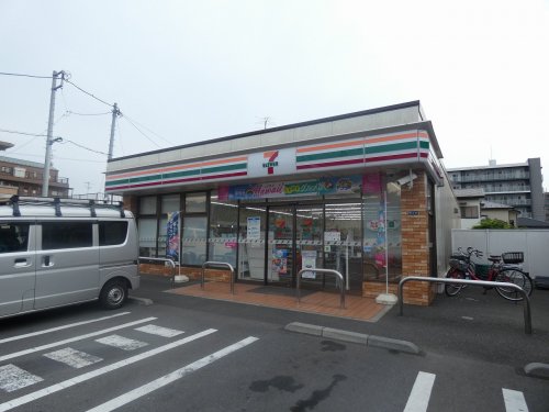 コンビニ　セブンイレブン 大和東３丁目店（コンビニ）まで220m