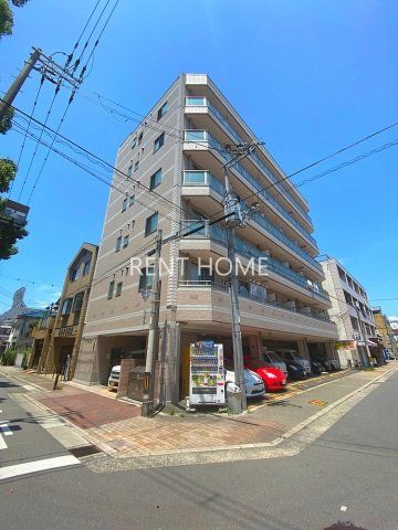 建物外観　鉄骨造６階建て