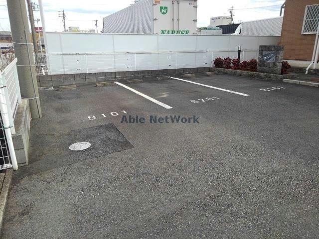 駐車場　駐車場