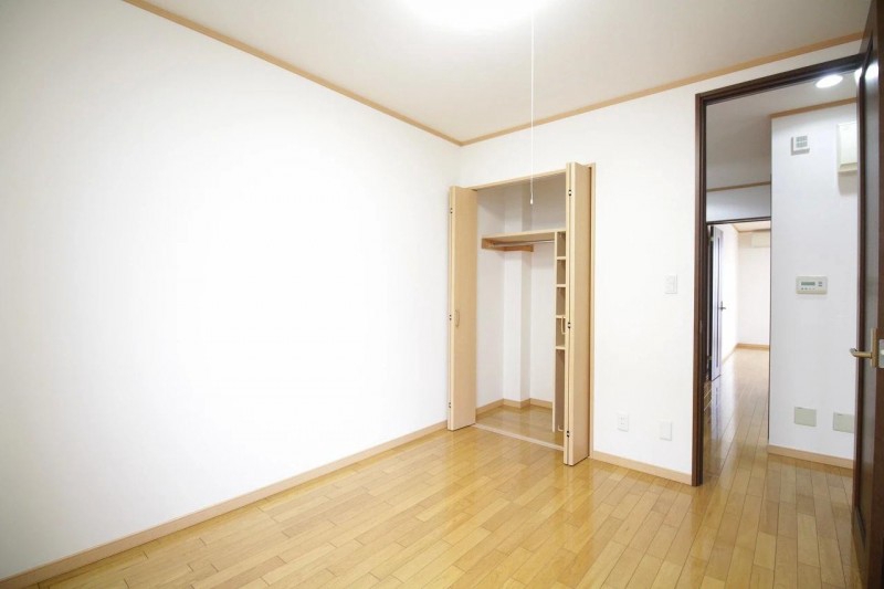 収納　写真は、１階の別号室となります。