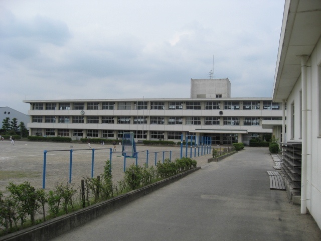 小学校　本巣市立席田小学校（小学校）まで924m